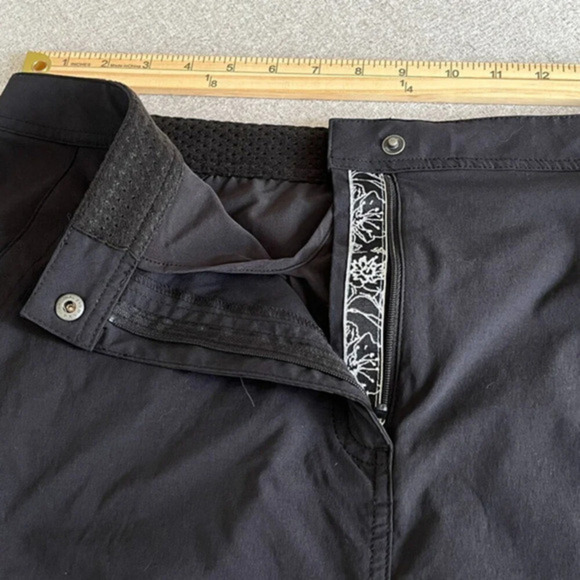 LL Bean Womens Black Nylon Blend 18"Skort Size 16 Pockets Stretchy - Picture 8 of 12